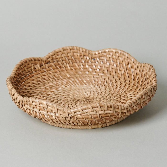 Round Rattan Scalloped Tray, 10"