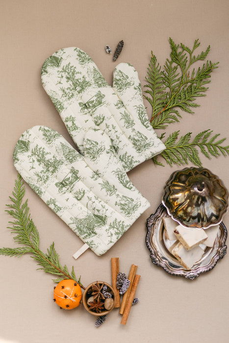 Winter Wonderland: Evergreen Oven Mitts