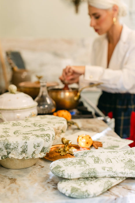 Winter Wonderland: Evergreen Oven Mitts