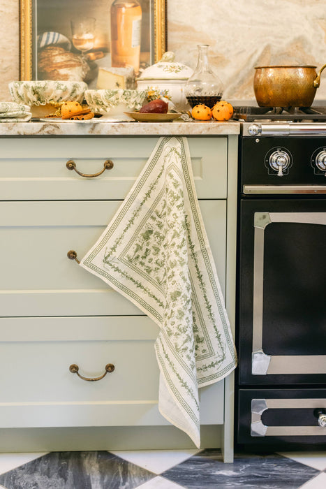 Winter Wonderland: Evergreen Hand Towel