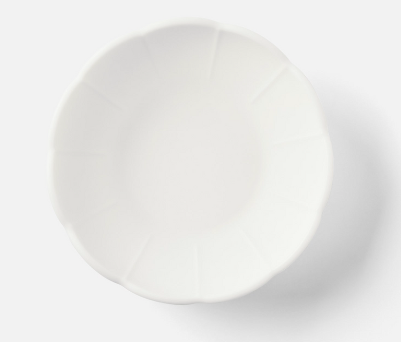 Iris White Scallop Melamine Serving Bowl