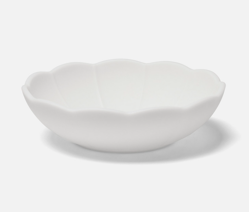 Iris White Scallop Melamine Serving Bowl